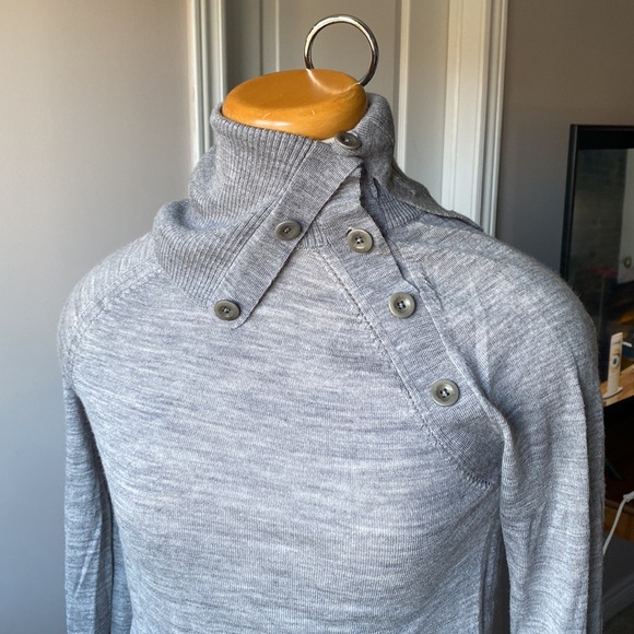 Gap 100% merino wool sweater size small - Picture 3 of 11